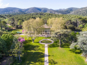 Отель Domaine de Fontenille  Лорис